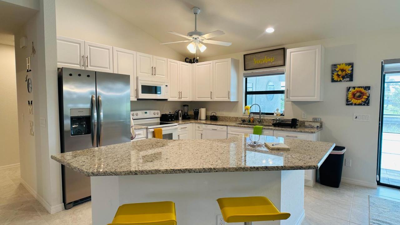 The Salt Life Get Away - Cape Coral, Florida Villa Bagian luar foto