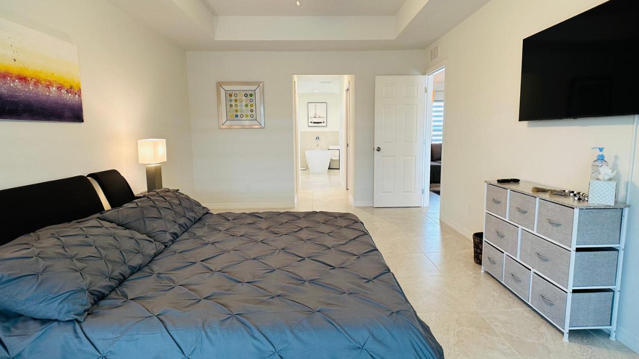 The Salt Life Get Away - Cape Coral, Florida Villa Bagian luar foto