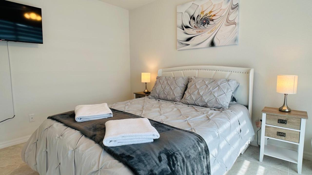 The Salt Life Get Away - Cape Coral, Florida Villa Bagian luar foto
